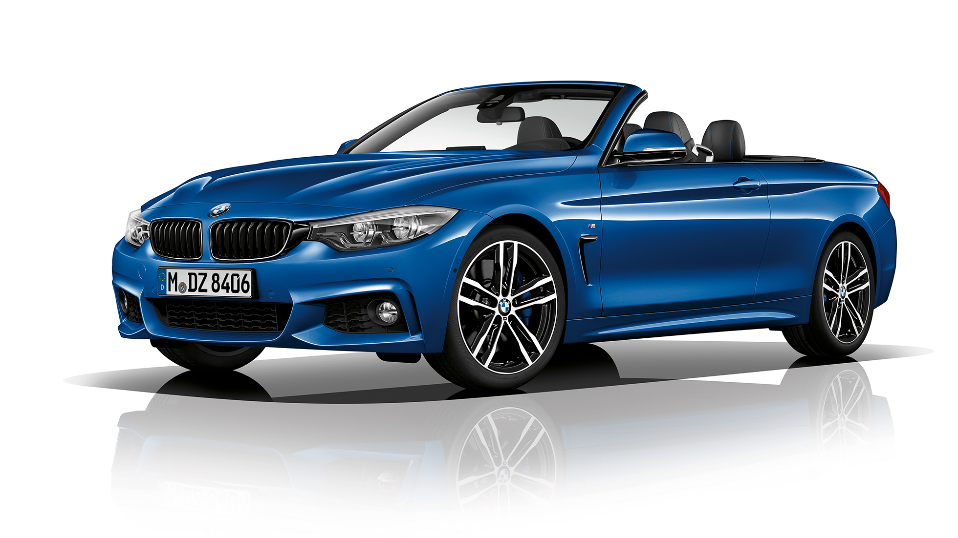 BMW Serie 4 Convertible, toma frontal de tres cuartos del Modelo M Sport