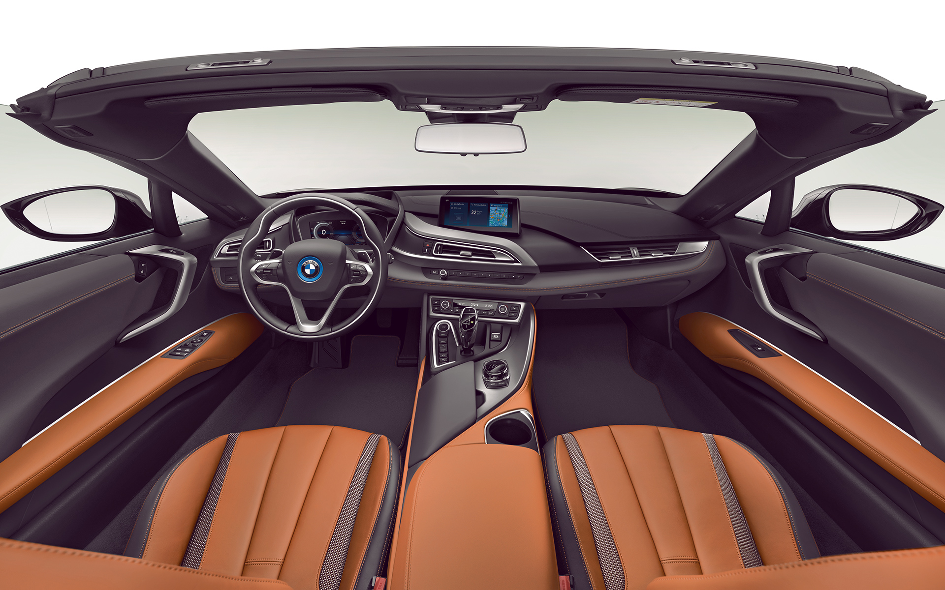 Vista interior del tablero auto convertible i8