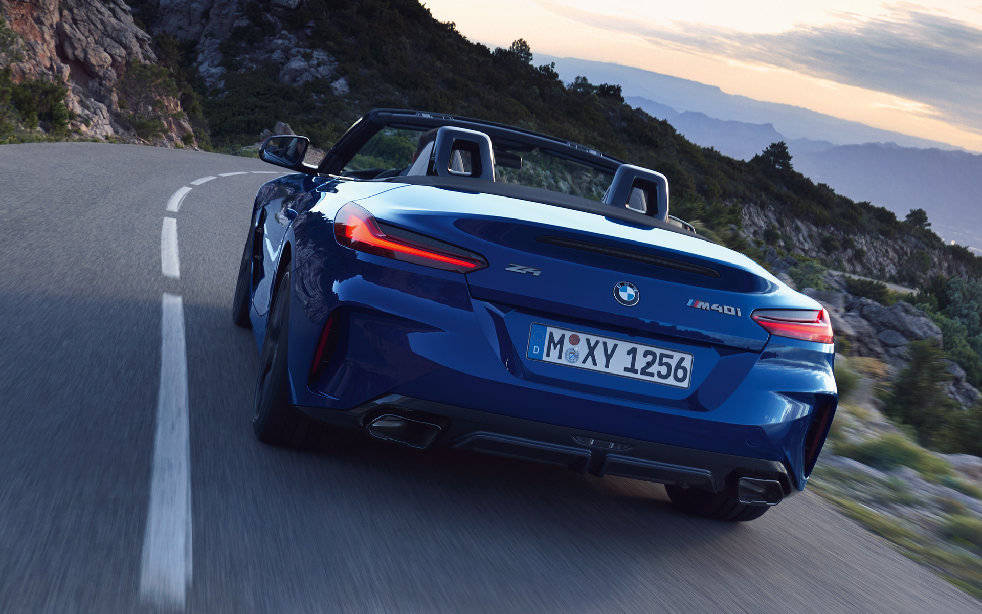 BMW Z4 M40i G29 2022 Portimao Blue, deportivo, vista de tres cuartos del frontal