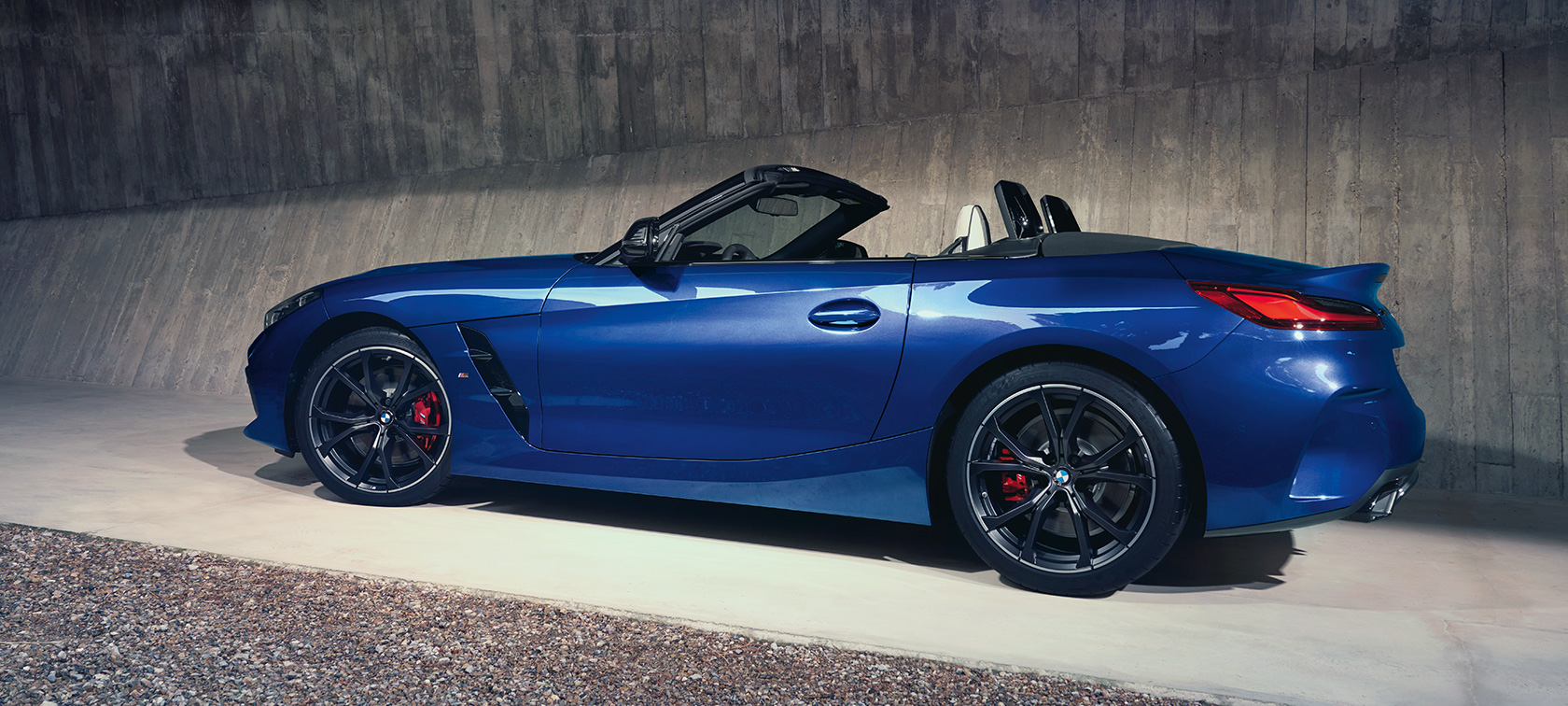 BMW Z4 M40i G29 2022 Portimao Blue, exterior